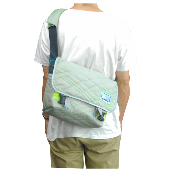 Medium Shoulder Bag / Quilting, Gray, Neon Green