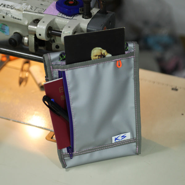 Small Travel Bag / Grey