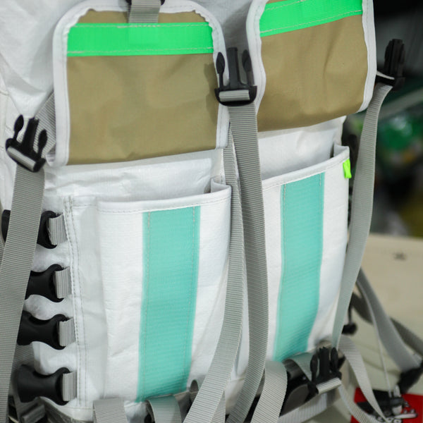 Small Backpack / White, Buckles