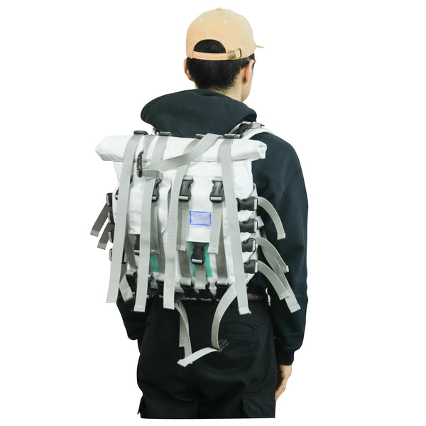 Small Backpack / White, Buckles