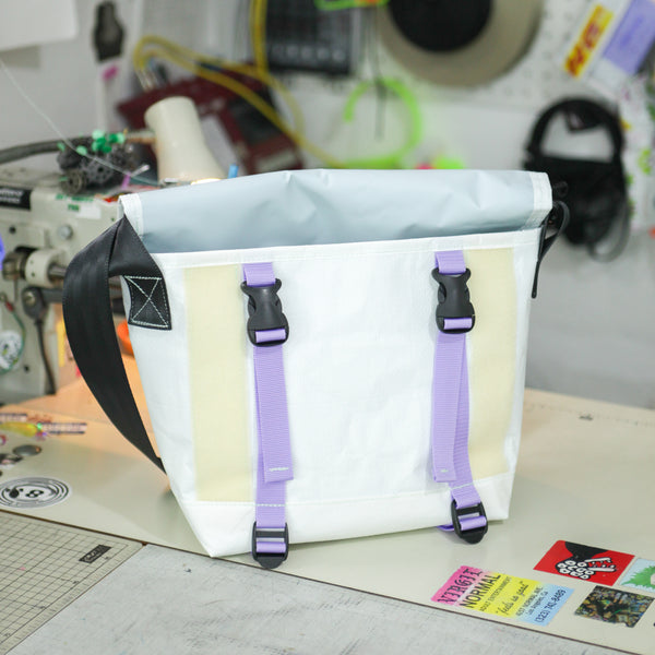 Medium Shoulder Bag / White, Mesh