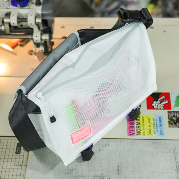 Medium Shoulder Bag / White, Mesh