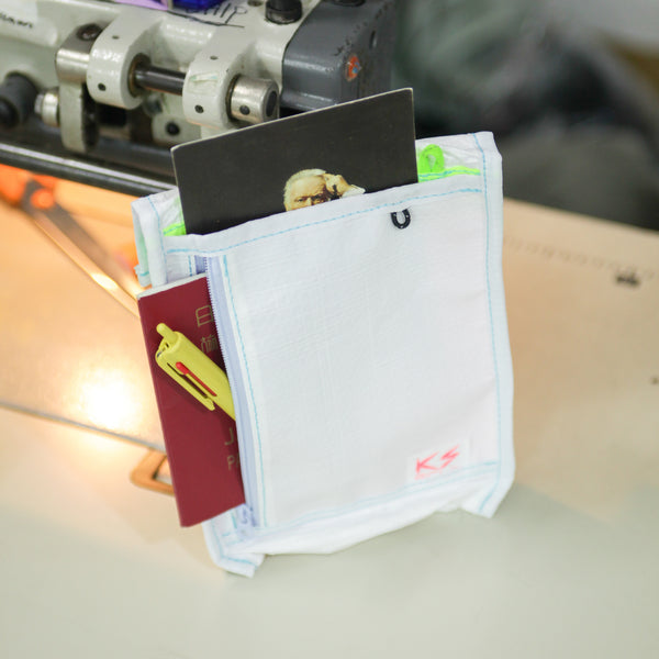 Small Travel Bag / White, Tyvek