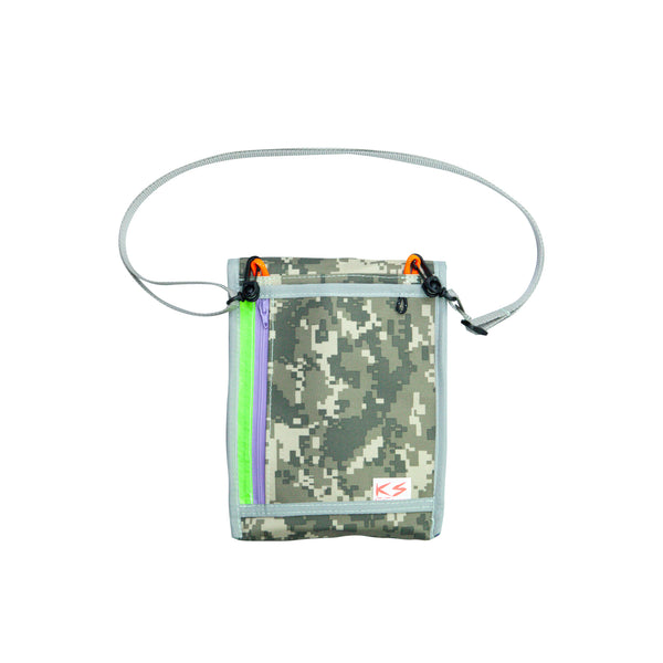 Small Travel Bag / Digital Camo