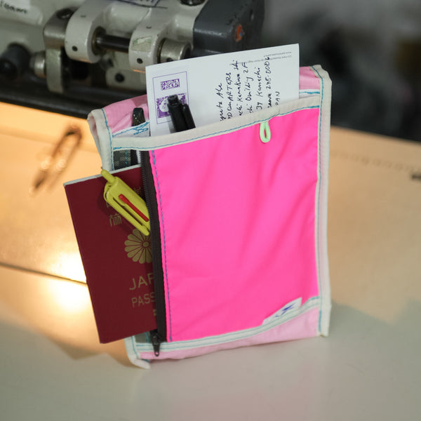 Small Travel Bag / Neon Pink