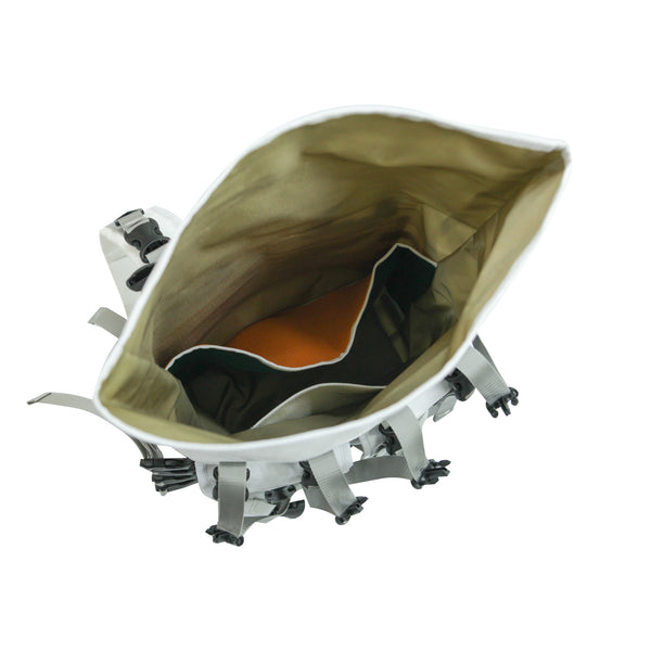 Small Backpack / White, Buckles