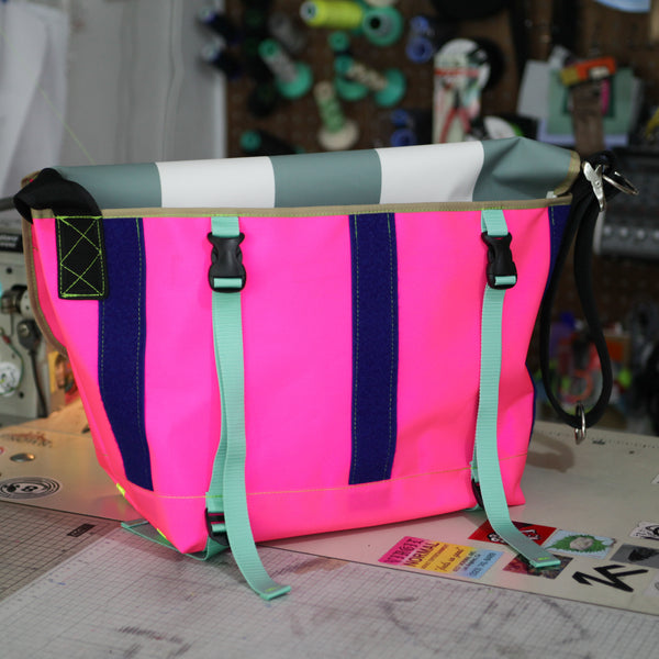 Large Messenger Bag / Neon Pink