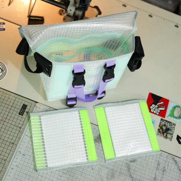 Small Shoulder Bag / Translucent, Partitions