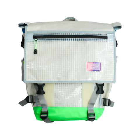 Medium Flappack / Ecru Canvas, Translucent