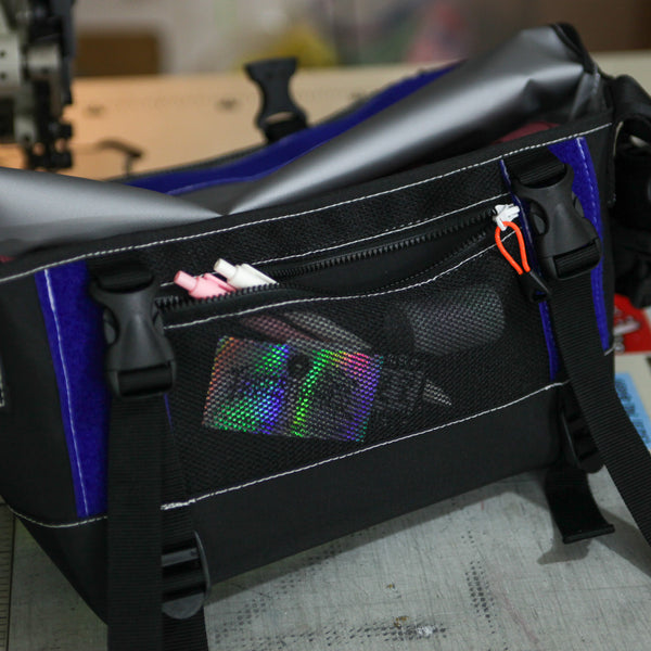 Small Messenger Bag / Black