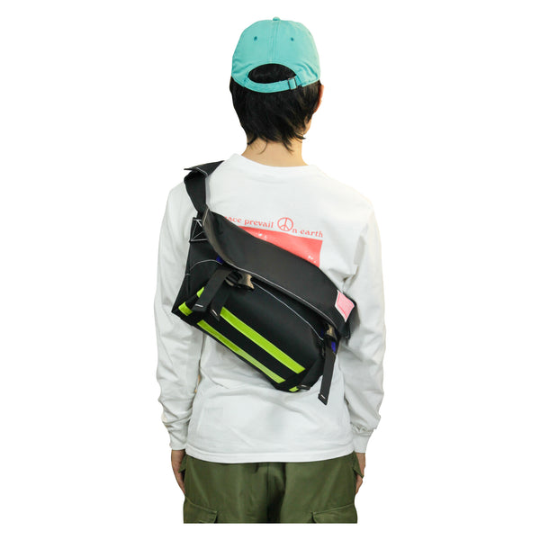 Small Messenger Bag / Black